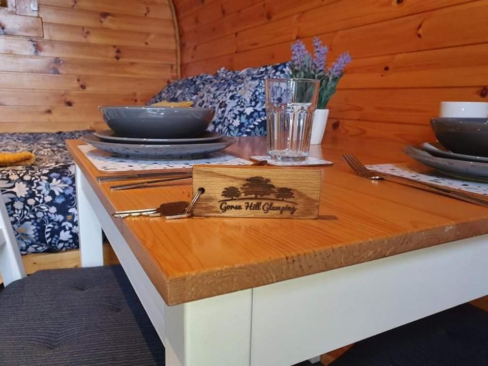 Gorse Hill Glamping Otel Newcastle  Dış mekan fotoğraf