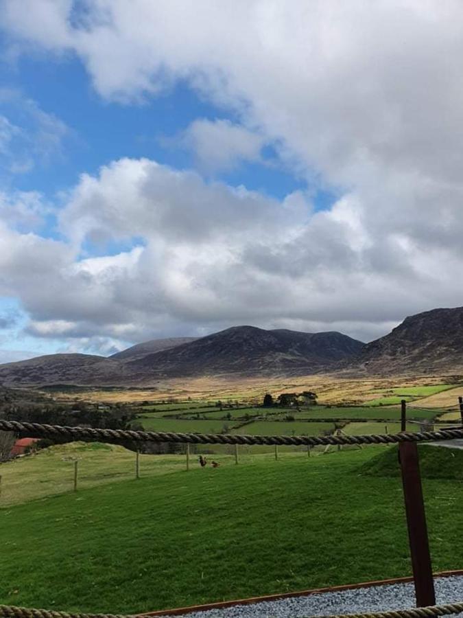 Gorse Hill Glamping Otel Newcastle  Dış mekan fotoğraf