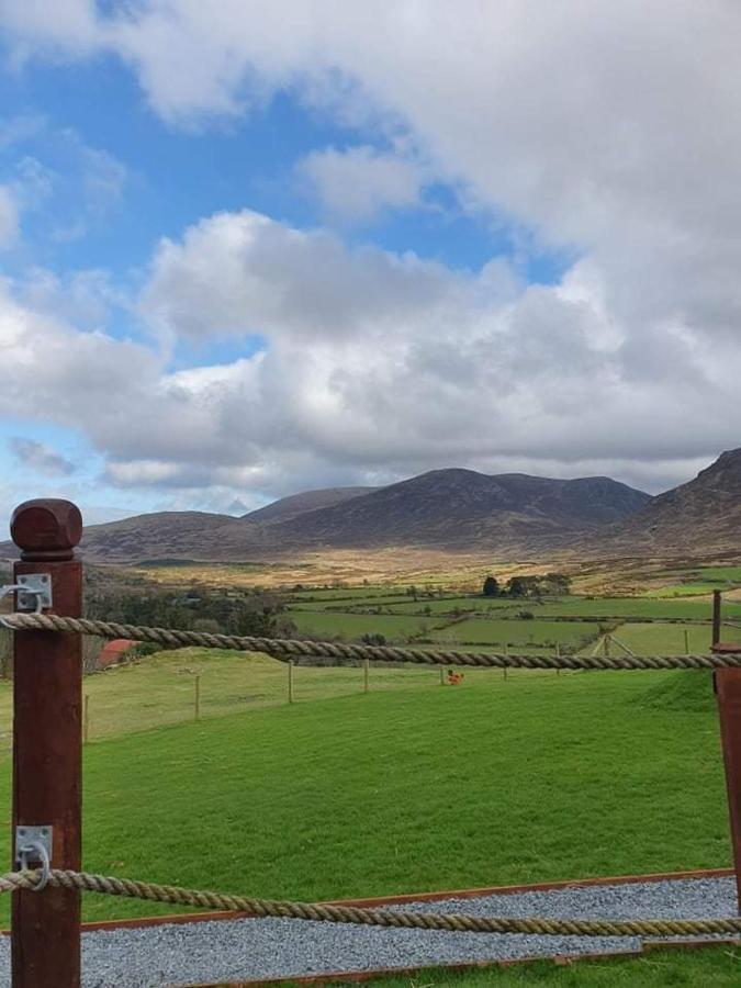 Gorse Hill Glamping Otel Newcastle  Dış mekan fotoğraf