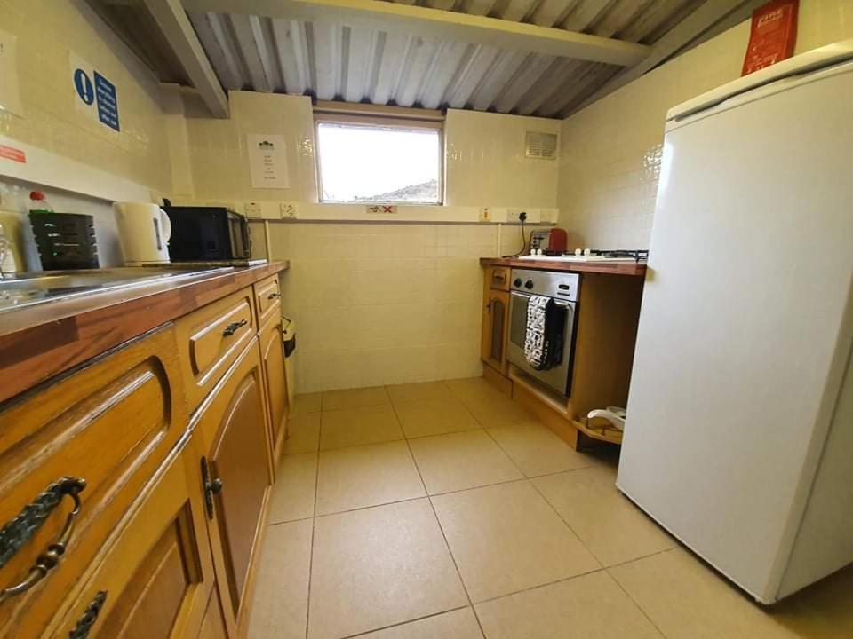 Gorse Hill Glamping Otel Newcastle  Dış mekan fotoğraf